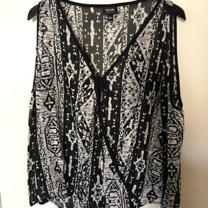 Cute long sleeve blouse.